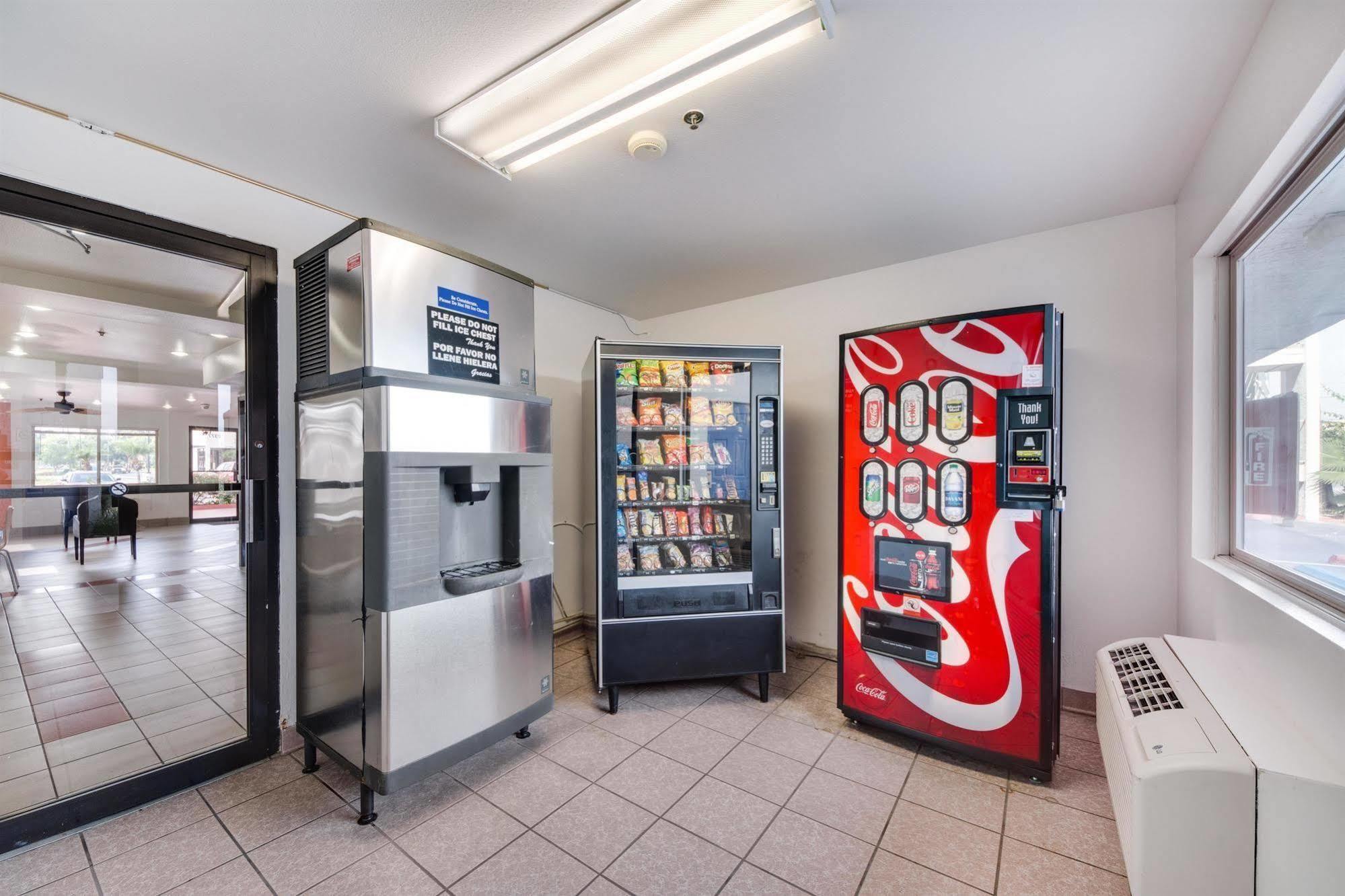 Motel 6-Brownsville, Tx North Экстерьер фото