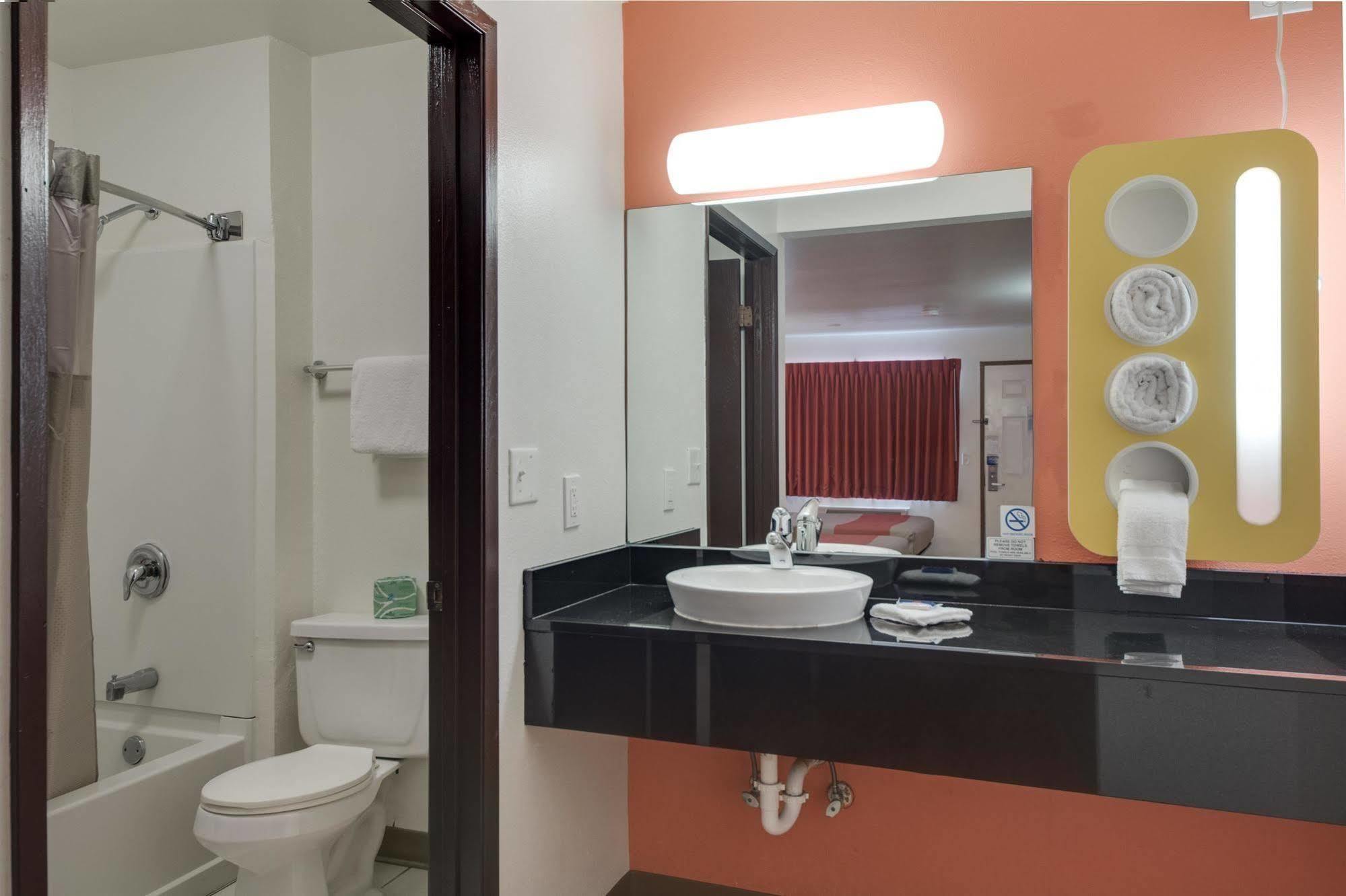 Motel 6-Brownsville, Tx North Экстерьер фото