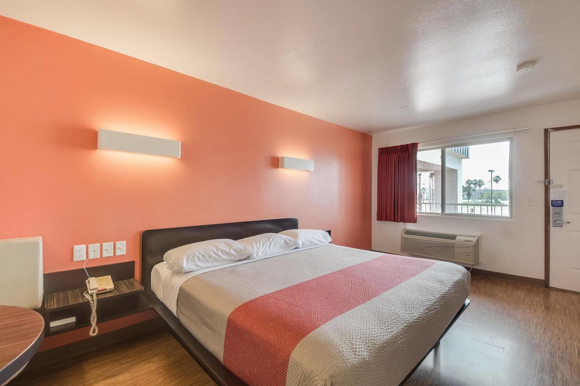 Motel 6-Brownsville, Tx North Экстерьер фото