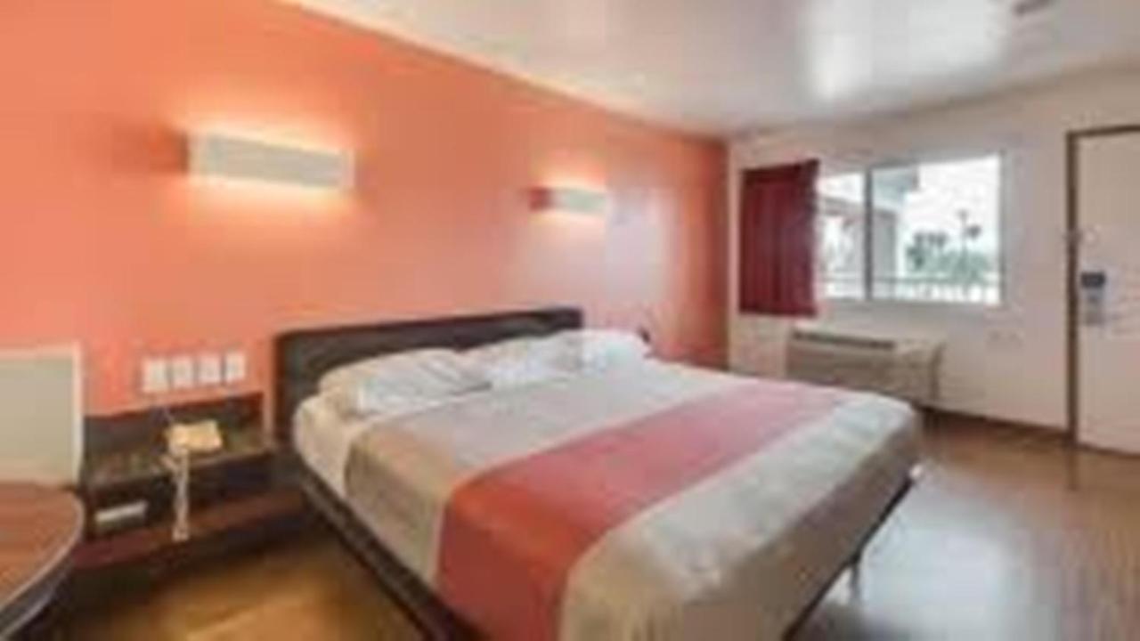 Motel 6-Brownsville, Tx North Экстерьер фото